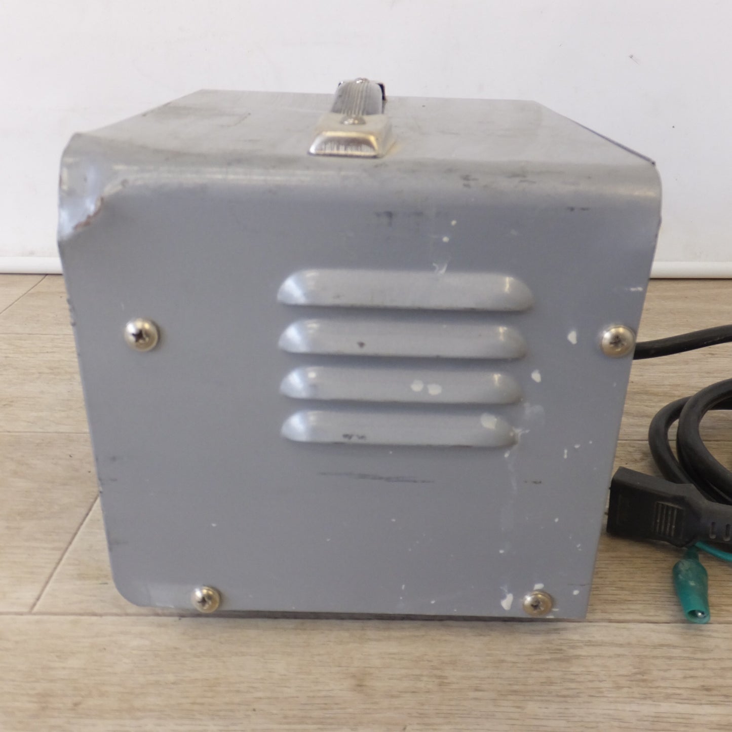 [送料無料] ★育良精機 IKURA イクラ ポータブルトランス 昇圧専用トランサー PT-20U　入力 100V　出力 115/125V　50/60Hz 2kVA★