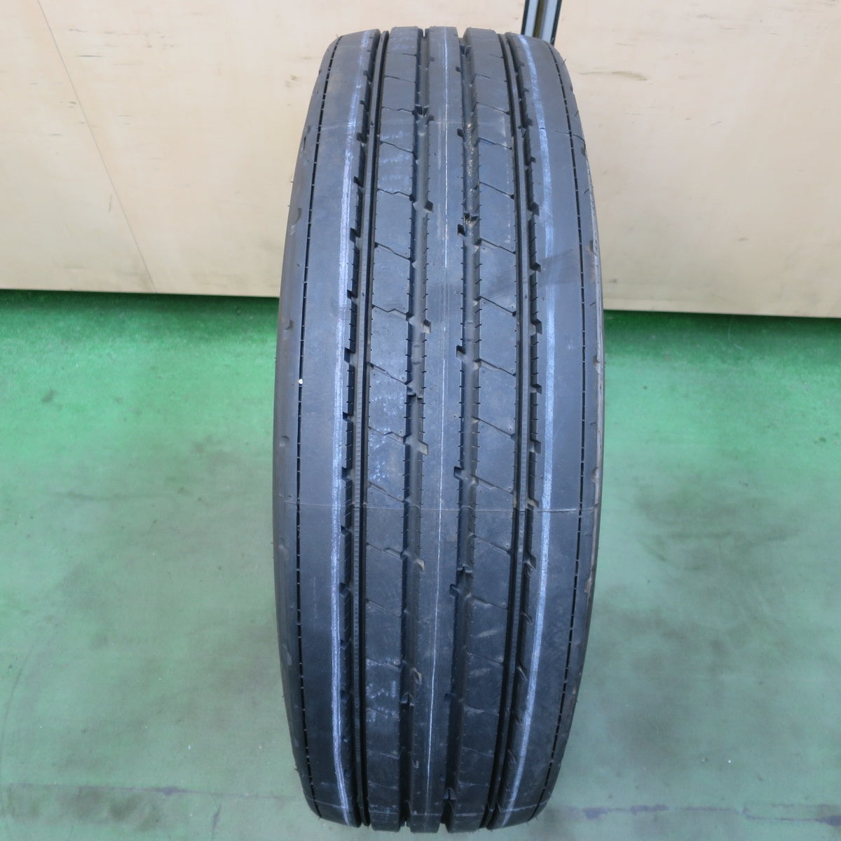 新車外し！24年！1本★トラック タイヤ 265/70R19.5 140/138J ブリヂストン R173 19.5インチ★6053001イノタ