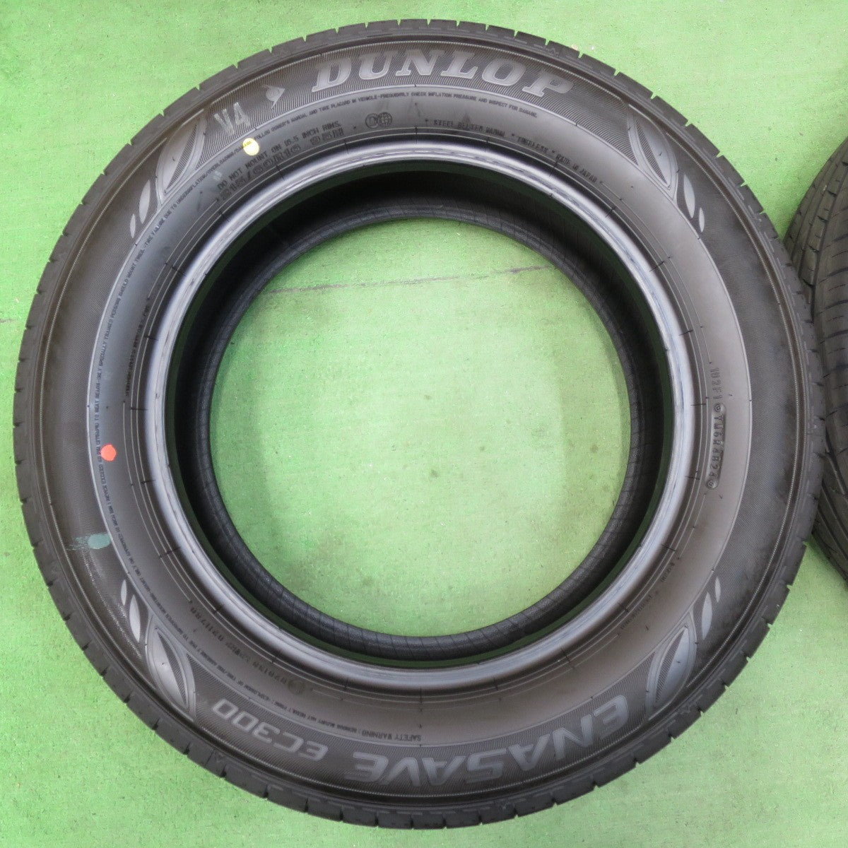 [送料無料] 新車外し！24年★215/60R16 ダンロップ エナセーブ EC300 タイヤ 16インチ アルファード エスティマ オデッセイ ヴェゼル 等★5030611イノタ