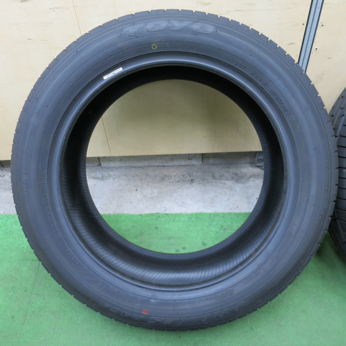 新車外し！23年★225/55R19 トーヨー プロクセス R46A タイヤ 19インチ ハリアー CX-5 CX-8 ヴェルファイア アルファード 等★6031301NGノタ