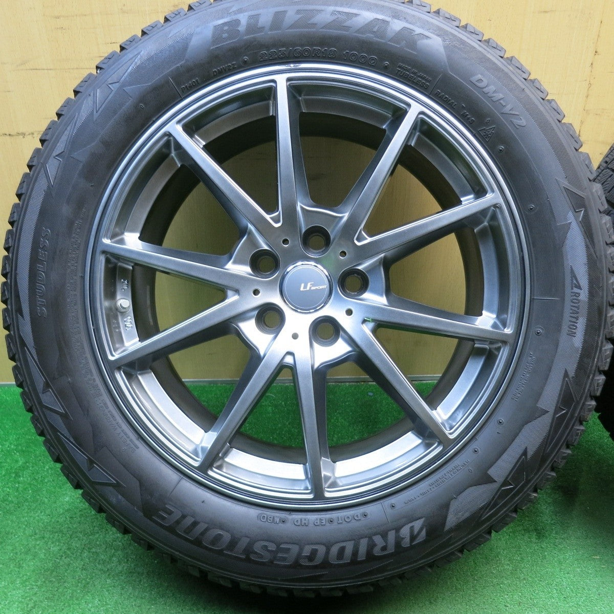 バリ溝！9分★スタッドレス 225/60R18 ブリヂストン ブリザック DM-V3 LF SPORT LFスポーツ 18インチ PCD114.3/5H★5040504TNス
