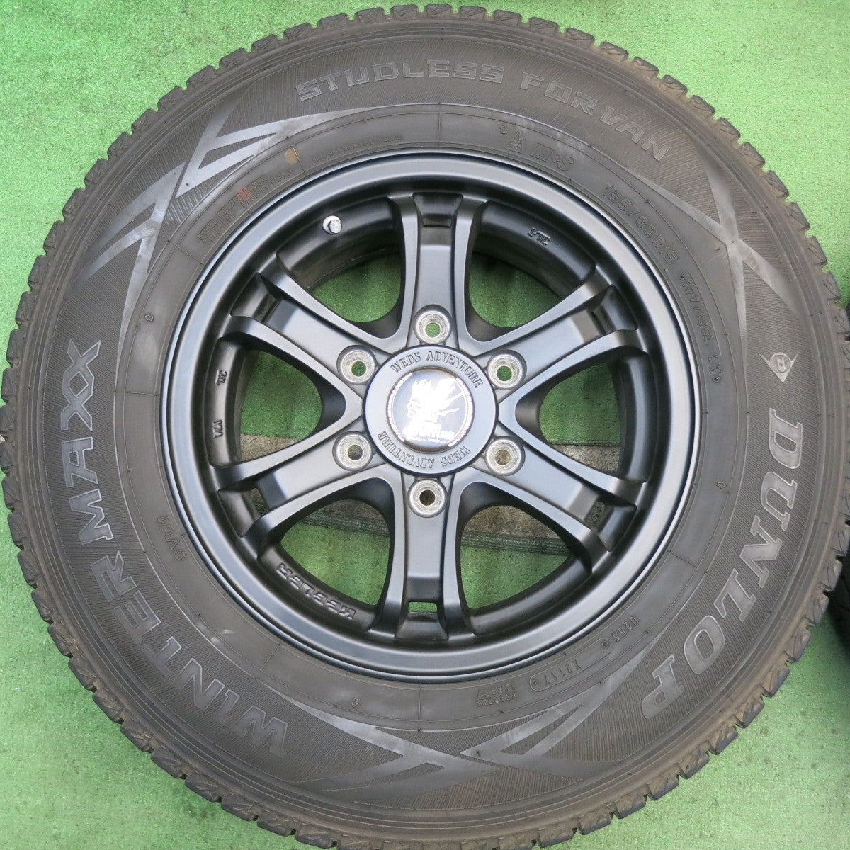 バリ溝！キレイ！9.5分◎KEELER FORCE 195/80R15 107/105L スタッドレス ダンロップ ウインターマックス SV01 キーラー フォース 15インチ PCD139.7/6H◎6090306HAス
