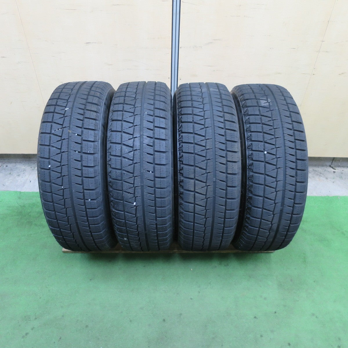 バリ溝！24年！キレイ！ほぼ10分★ワーゲン 等 Team Sparco 215/60R16 スタッドレス ブリヂストン アイスパートナー2 16インチ チームスパルコ PCD112/5H★6042801TTス