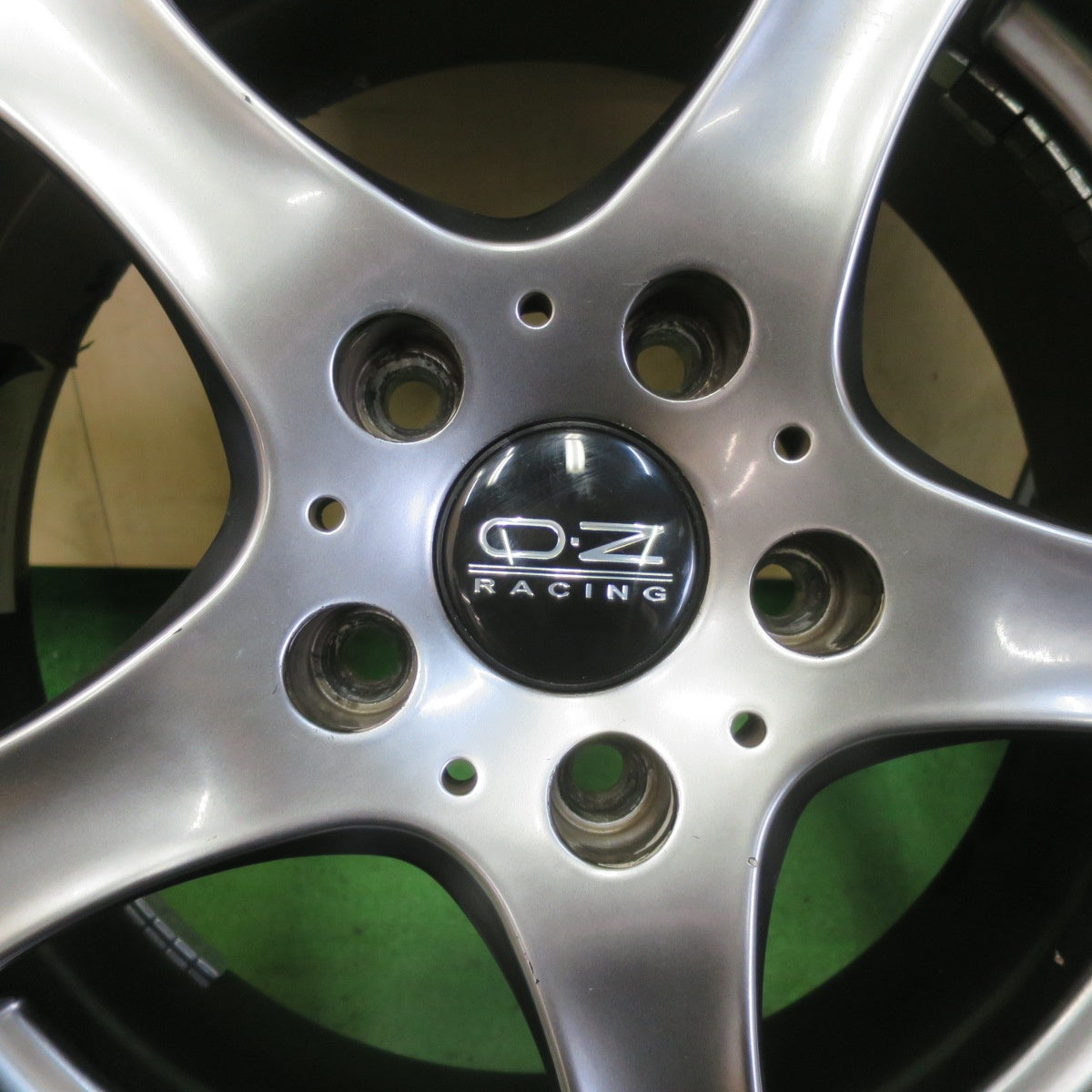 バリ溝！ほぼ10分★BMW 等 EURODESIGN O・Z 235/60R17 スタッドレス ヨコハマ アイスガード G075 17インチ ユーロデザイン PCD120/5H★5052701イス