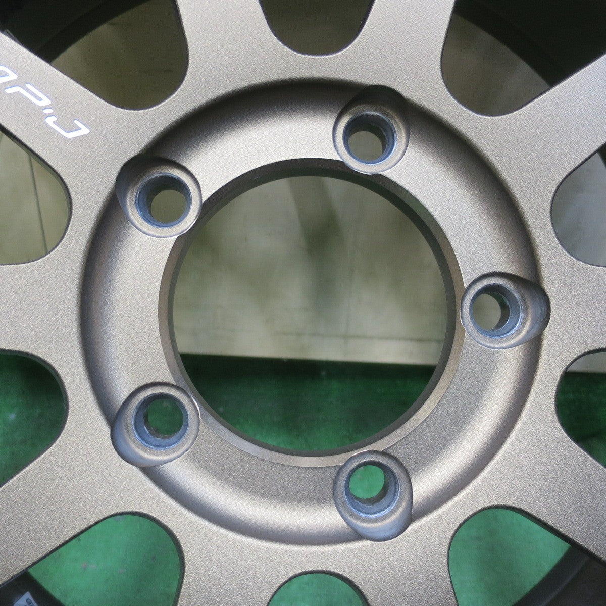 キレイ！22年★RAYS A・LAP-J 185/85R16 105/103N 8PR トーヨー オープンカントリー R/T ホワイトレター レイズ 16インチ PCD139.7/5H★6033017イノ