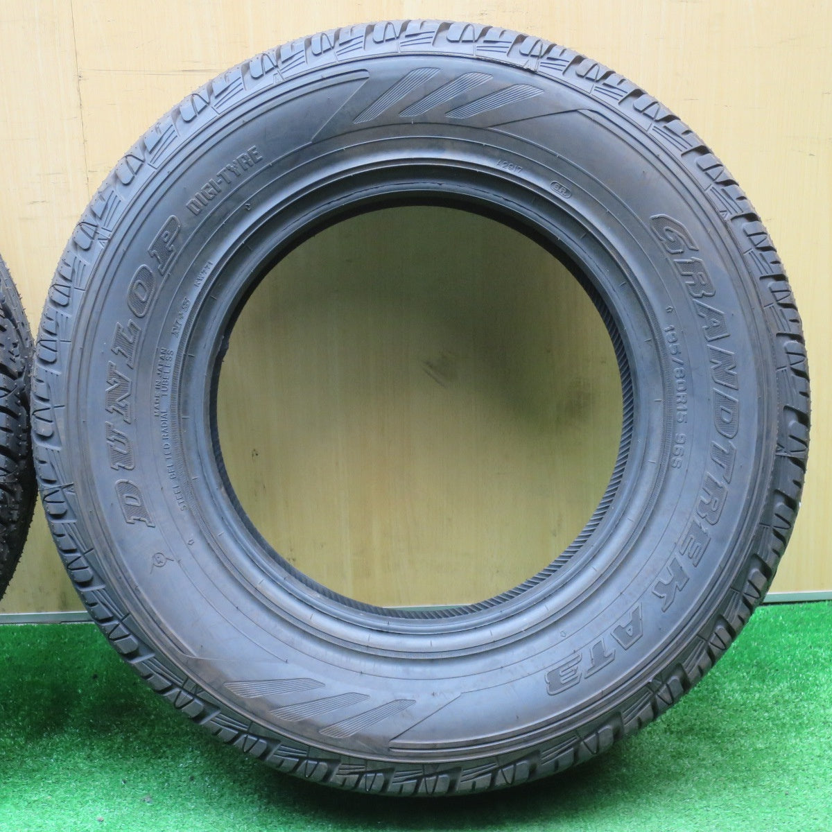 未使用！21年★195/80R15 ダンロップ グラントレック AT3 タイヤ 15インチ ハイエース キャラバン 等★5110508NJスタ