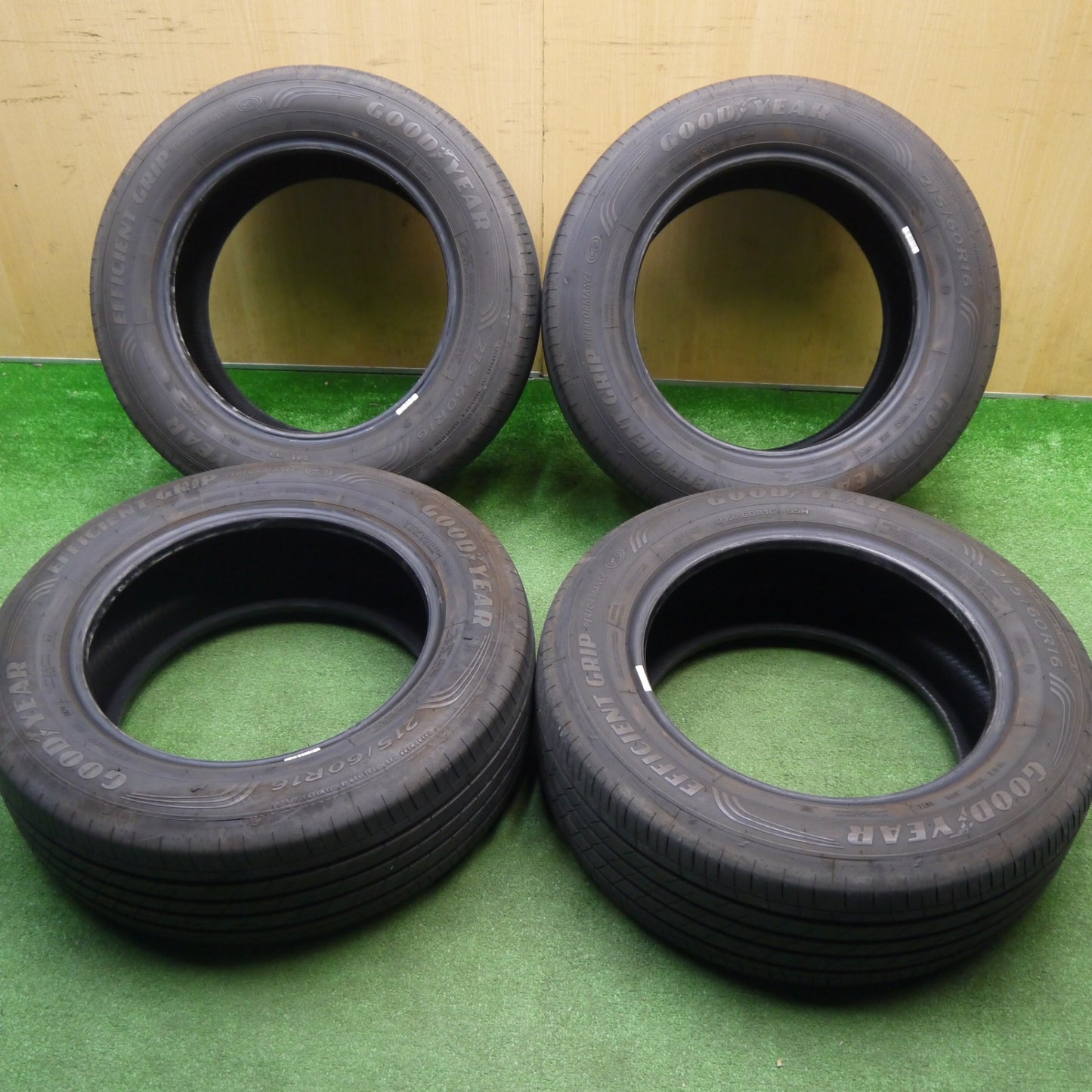 バリ溝！24年！9.5分★215/60R16 グッドイヤー EFFICIENT GRIP PERFORMANCE タイヤ 16インチ クラウン カムリ ヴェゼル WR-V 等★5121907Hノタ