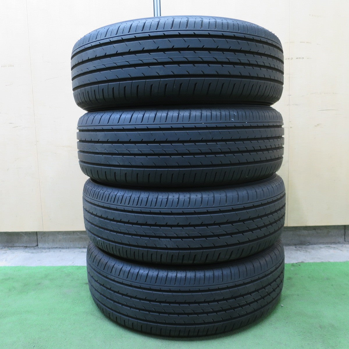 バリ溝！25年！ほぼ10分◎225/60R18 ヨコハマ アドバン V03 V03A タイヤ 18インチ 40系 アルファード ヴェルファイア レクサス NX 等◎6090102NGノタ