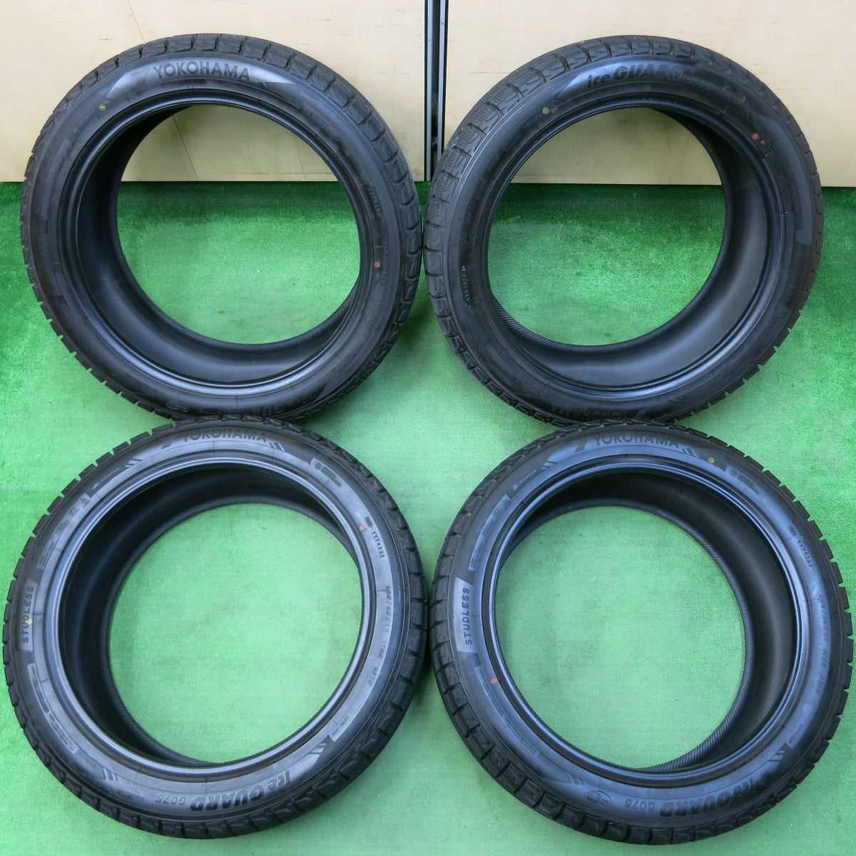 *送料無料* 超バリ溝！23年！9.5分以上★スタッドレス 285/45R22 ヨコハマ アイスガード G075 タイヤ 22インチ キャデラック シボレー ランクル 等★4041301イスタ