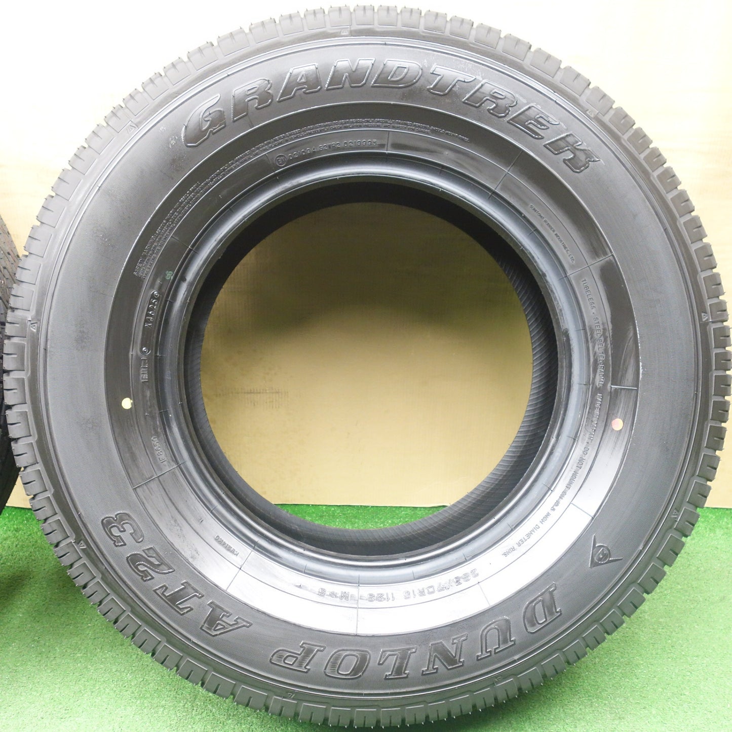 新車外し！25年★265/70R16 ダンロップ AT23 グラントレック タイヤ 16インチ ランクル プラド ハイラックス サーフ 等★6020907KTノタ
