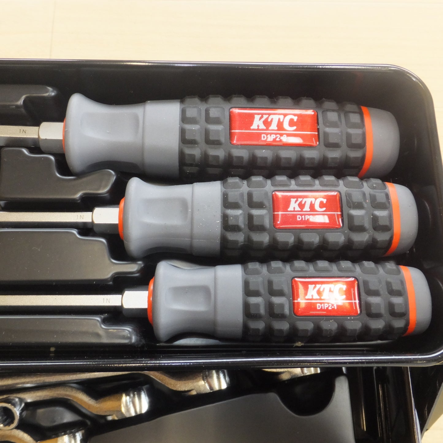 [送料無料] 美品★京都機械工具 KTC 63点 工具セット SK36320WZODEM オリーブドラブ★