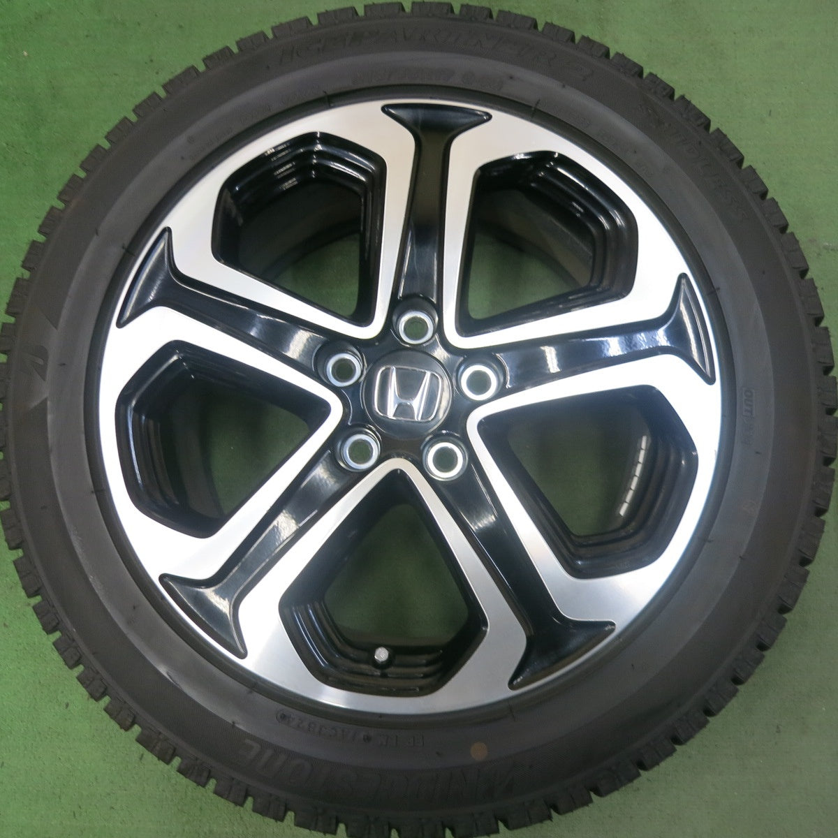 バリ溝！24年！キレイ！9.5分以上★ホンダ RU ヴェゼル 純正 215/55R17 スタッドレス ブリヂストン アイスパートナー2 17インチ PCD114.3/5H★5100602SKス