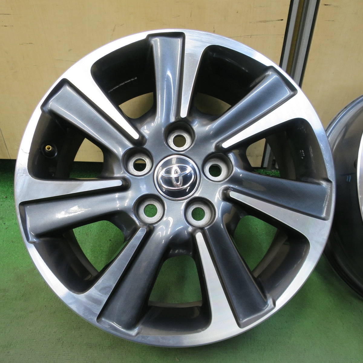 4本価格★トヨタ 80系 ヴォクシー ノア 純正 ホイール 16インチ 16×6J PCD114.3/5H★6071801NGホ