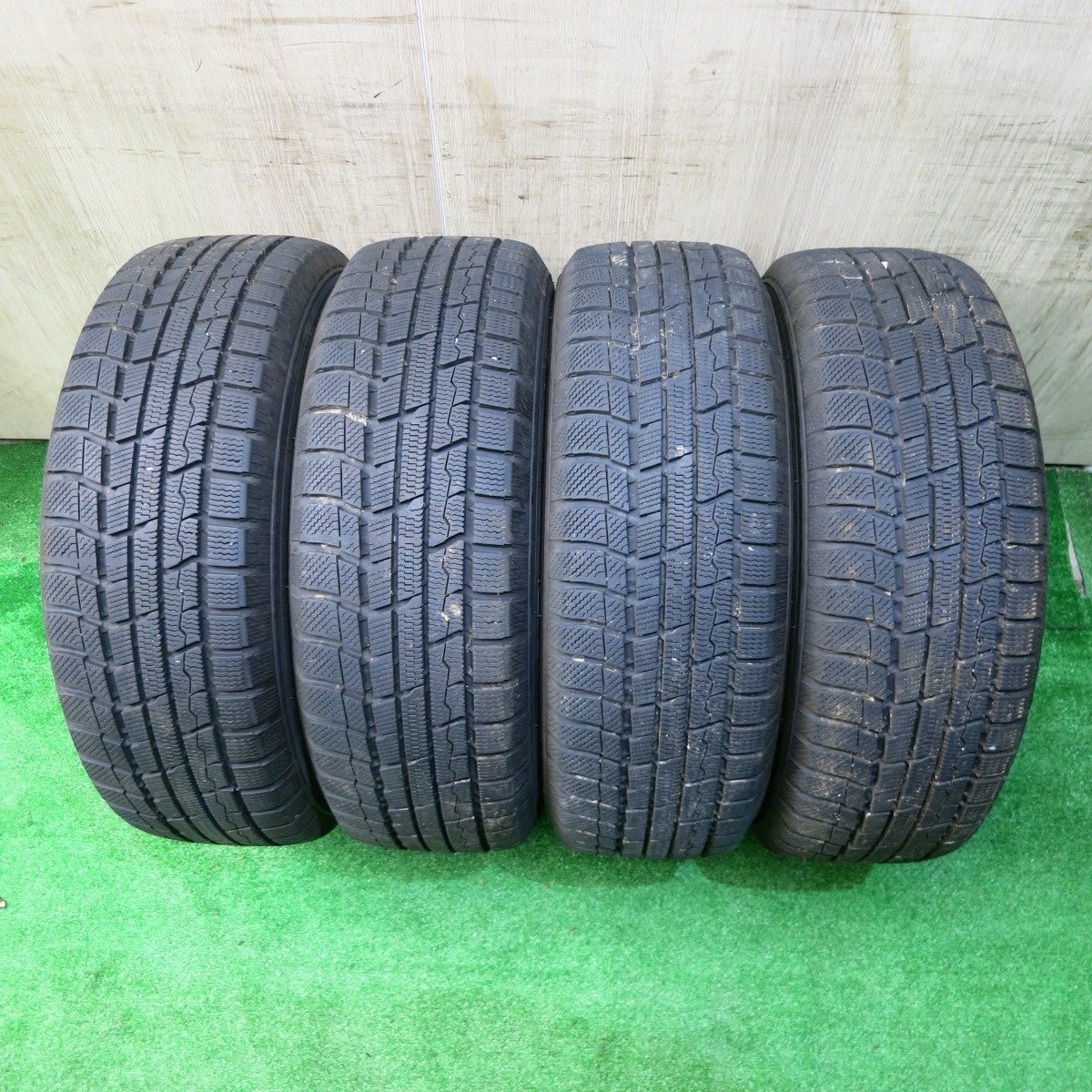 バリ溝！21年！9.5分以上★スタッドレス 195/65R15 トーヨー ウインター トランパス TX FEID 15インチ PCD114.3/5H★5051302NJス