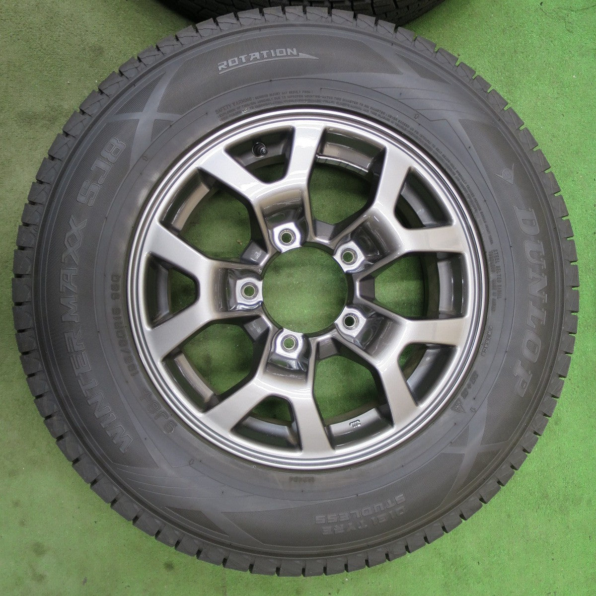 バリ溝！25年！キレイ！9.5分以上★スズキ JB74W ジムニー シエラ 純正 195/80R15 スタッドレス ダンロップ ウインターマックス SJ8 SJ8+ 15インチ PCD139.7/5H★6052002NGス
