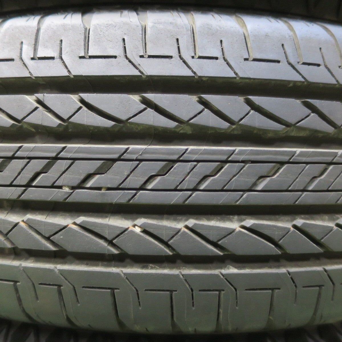 新車外し！25年★195/80R15 ブリヂストン デューラー H/L 852 DUELER タイヤ 15インチ ジムニーシエラ ジムニーノマド 等★6050608イノタ