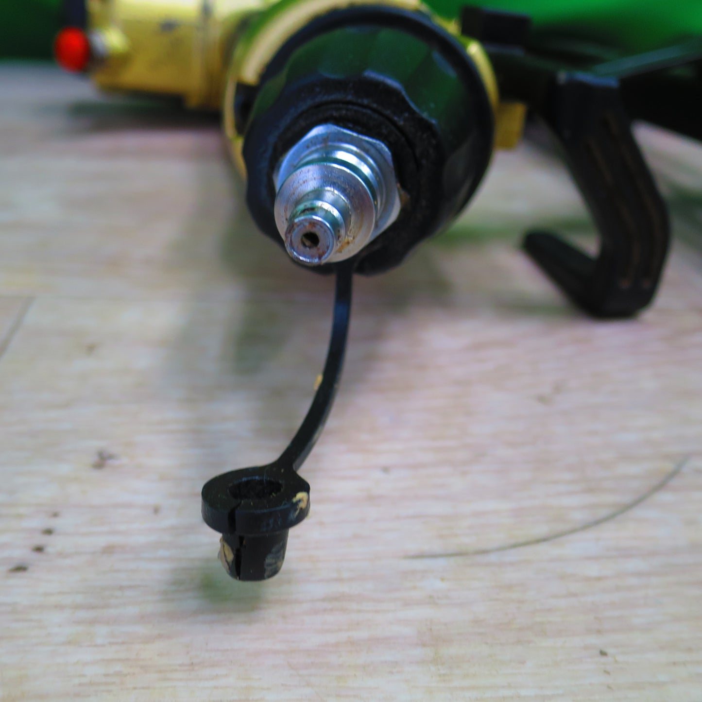 [送料無料] ☆日立工機 HITACHI フロア用 高圧タッカ N 5004HMF 50mm ケース付き 電動 工具 DIY エアーツール 空打防止機構付☆