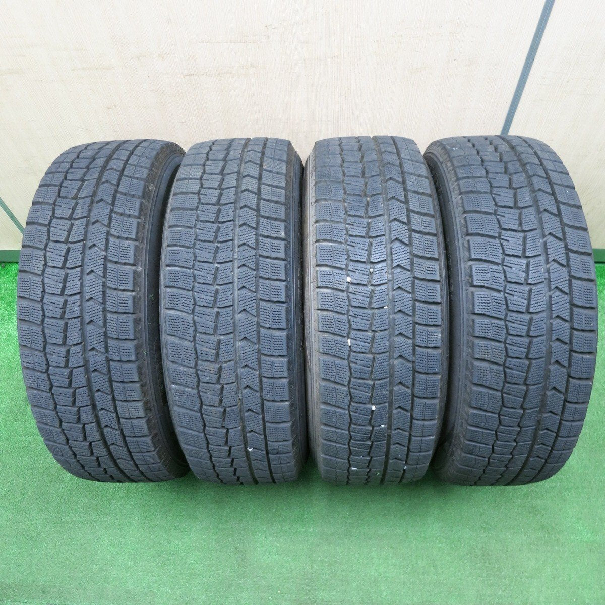 バリ溝！キレイ！9.5分★ベンツ 等 AGA Burg 215/60R17 スタッドレス ダンロップ ウインターマックス WM02 17インチ ブルグ PCD112/5H★5012103NJス