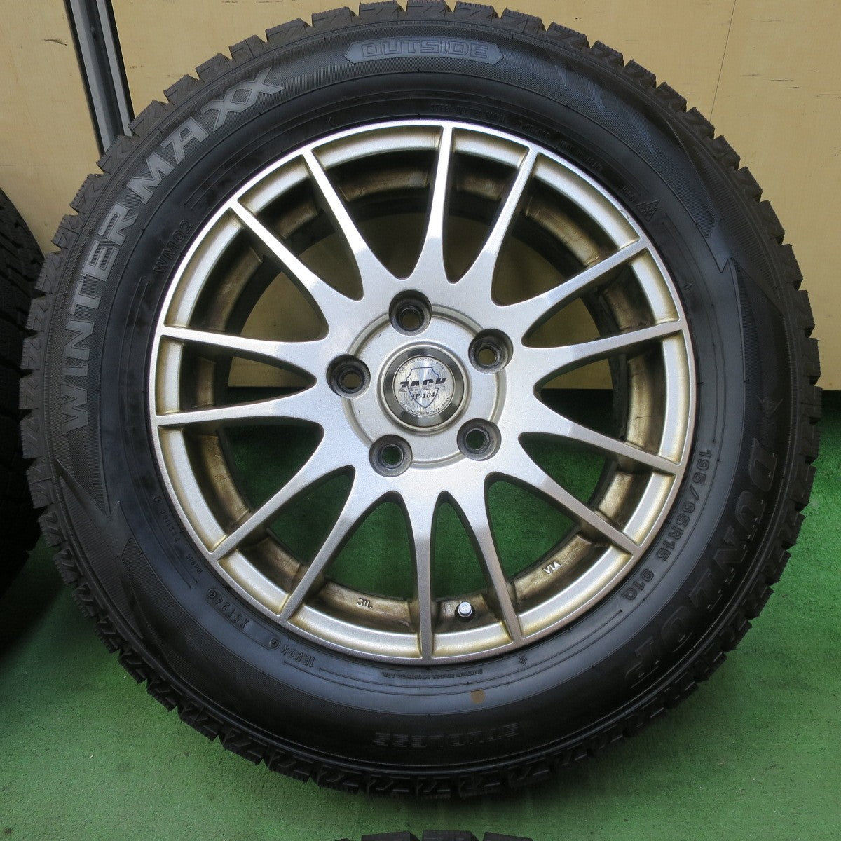 バリ溝！24年！9.5分以上★スタッドレス 195/65R15 ダンロップ ウインターマックス WM02 ZACK JP-104 MONZA ザック 15インチ PCD114.3/5H★5071001TTス