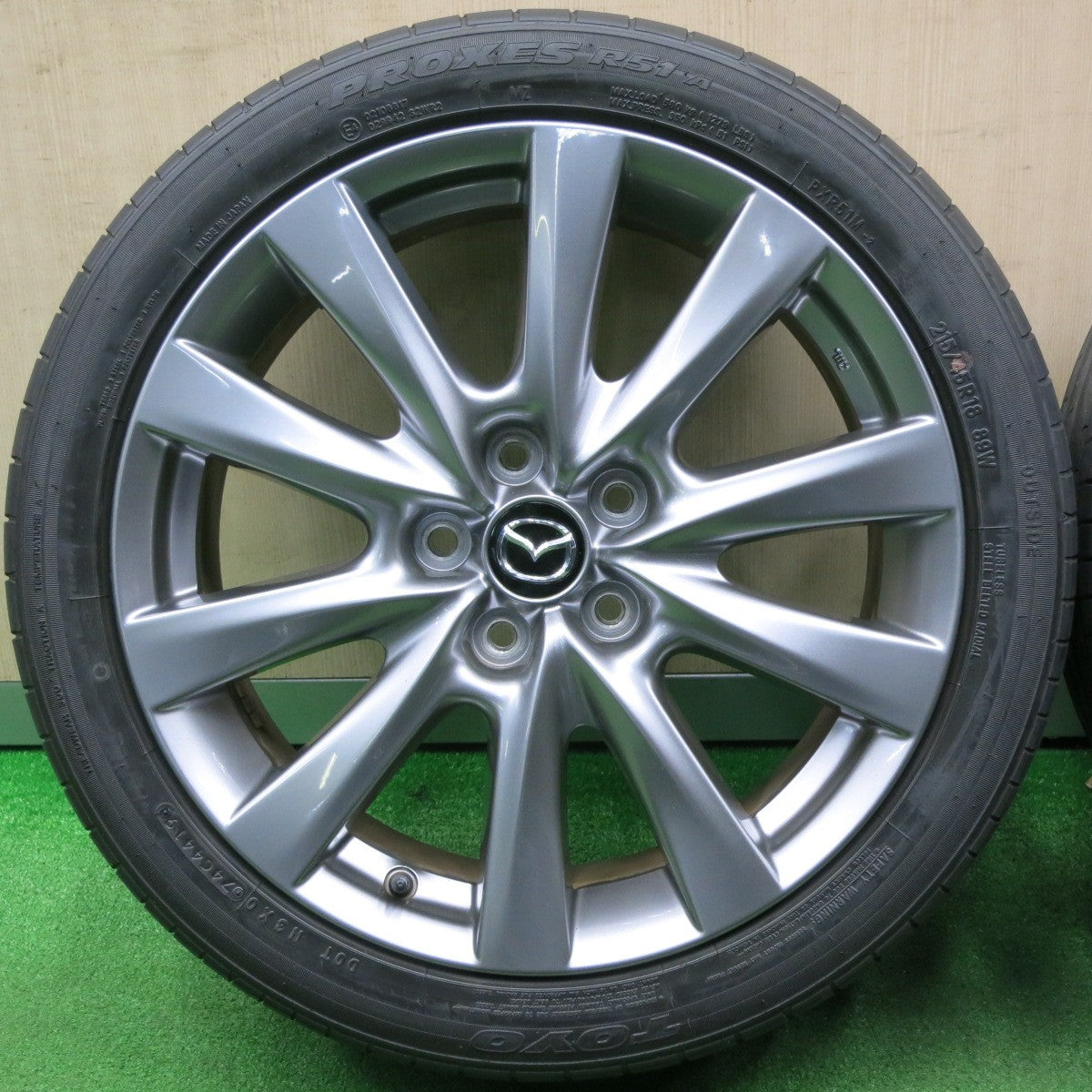 [送料無料] バリ溝！キレイ！9.5分★マツダ3 純正 215/45R18 トーヨー プロクセス R51A 18インチ PCD114.3/5H★4112210NJノ