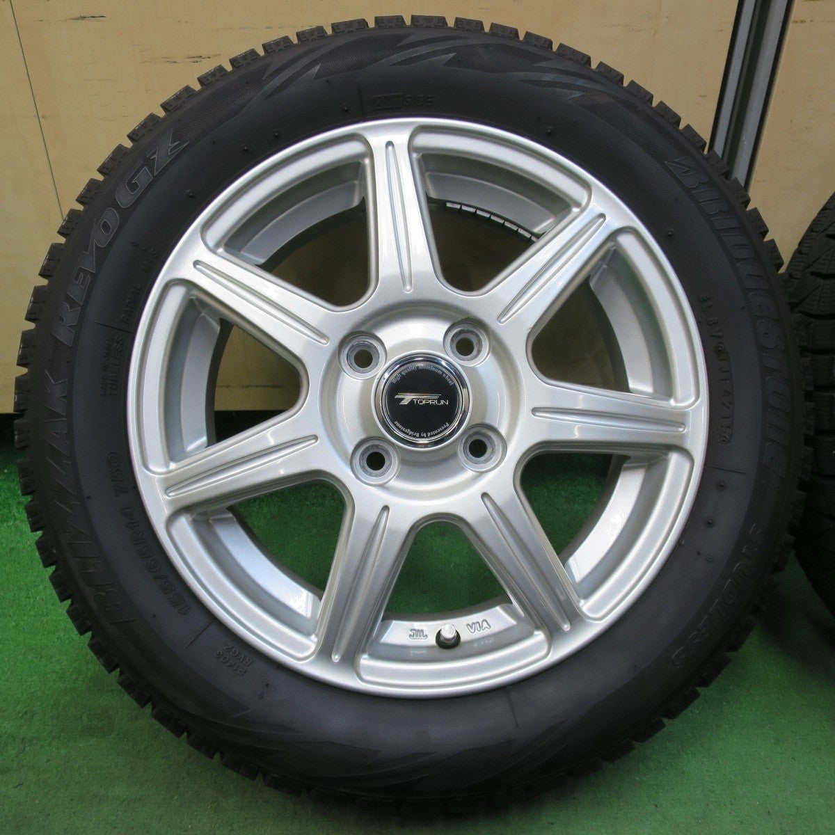 バリ溝！キレイ！8.5分★スタッドレス 155/65R14 ブリヂストン ブリザック REVO GZ TOPRUN トップラン 14インチ PCD100/4H★5032201イス