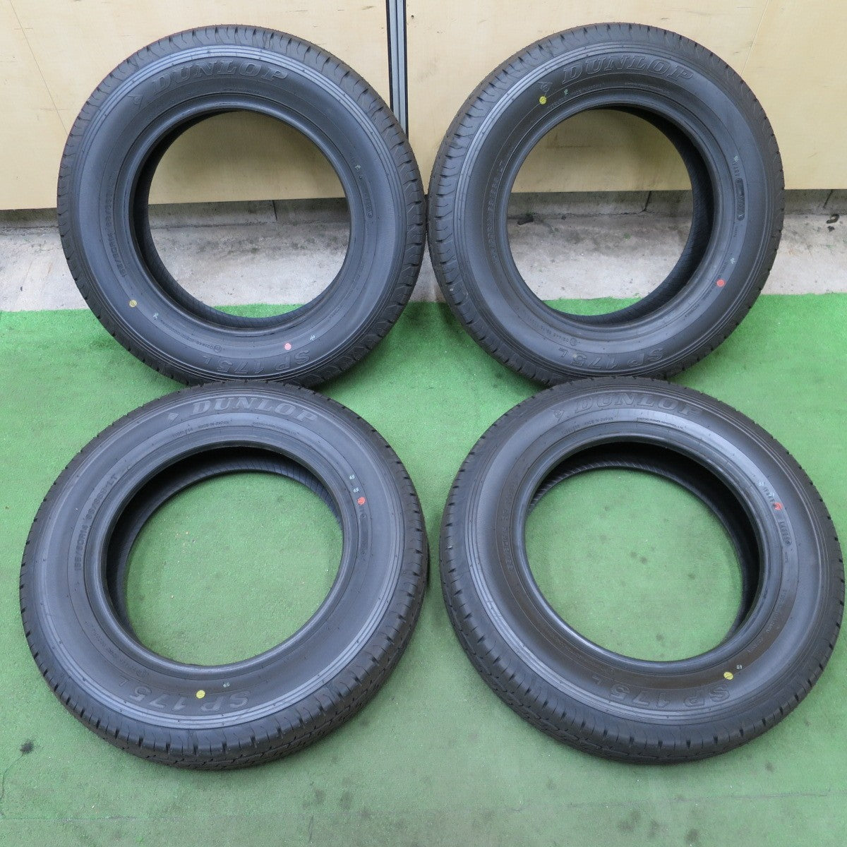 新車外し！25年★155/80R14 88/86S ダンロップ SP175L タイヤ 14インチ プロボックス サクシード 等★6032702NGノタ