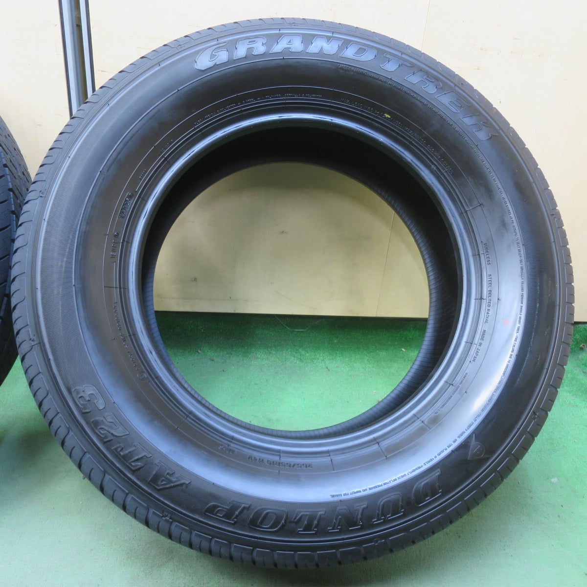 新車外し！25年◎265/65R18 ダンロップ AT23 グラントレック タイヤ 18インチ ランクル 300 250 レクサス LX 等◎6101608イノタ