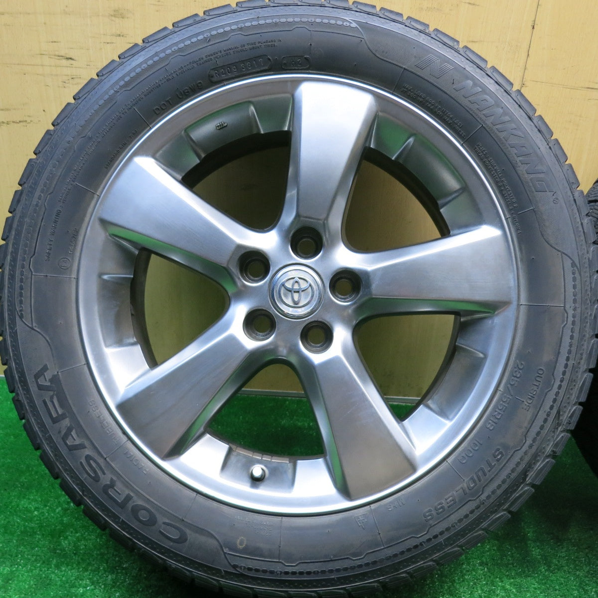 バリ溝！9.5分★トヨタ 30系 ハリアー 純正 235/55R18 スタッドレス ナンカン CORSAFA 18インチ PCD114.3/5H★5100901HAス