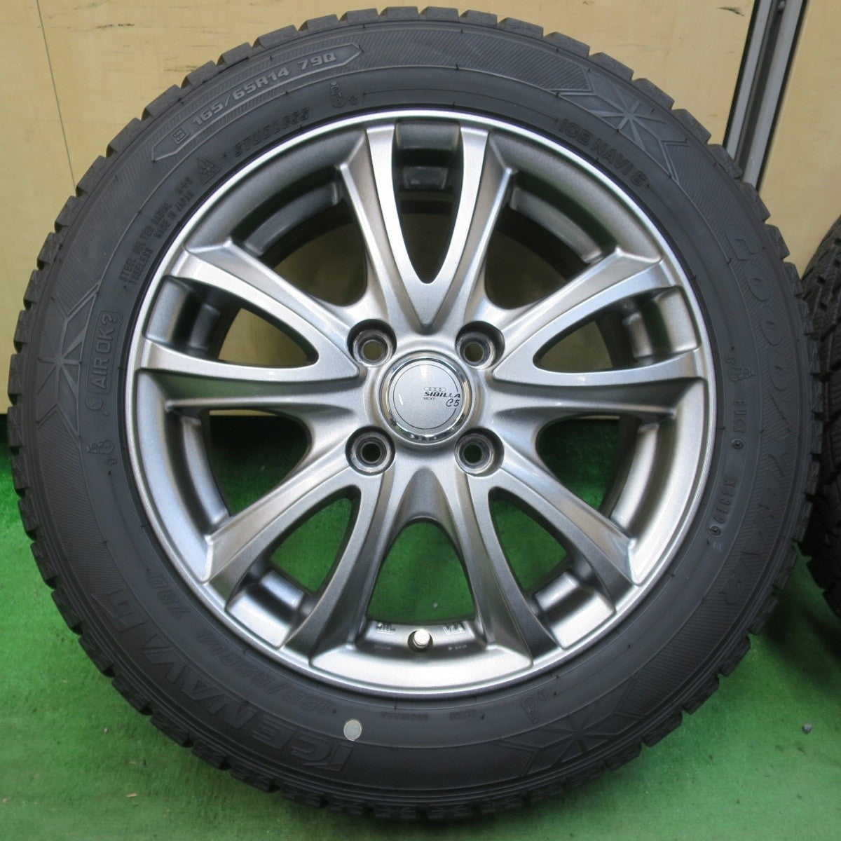 バリ溝！キレイ！9.5分以上★スタッドレス 165/65R14 グッドイヤー アイスナビ6 SIBILLA NEXT C5 シビラ 14インチ PCD100/4H★5021714イス