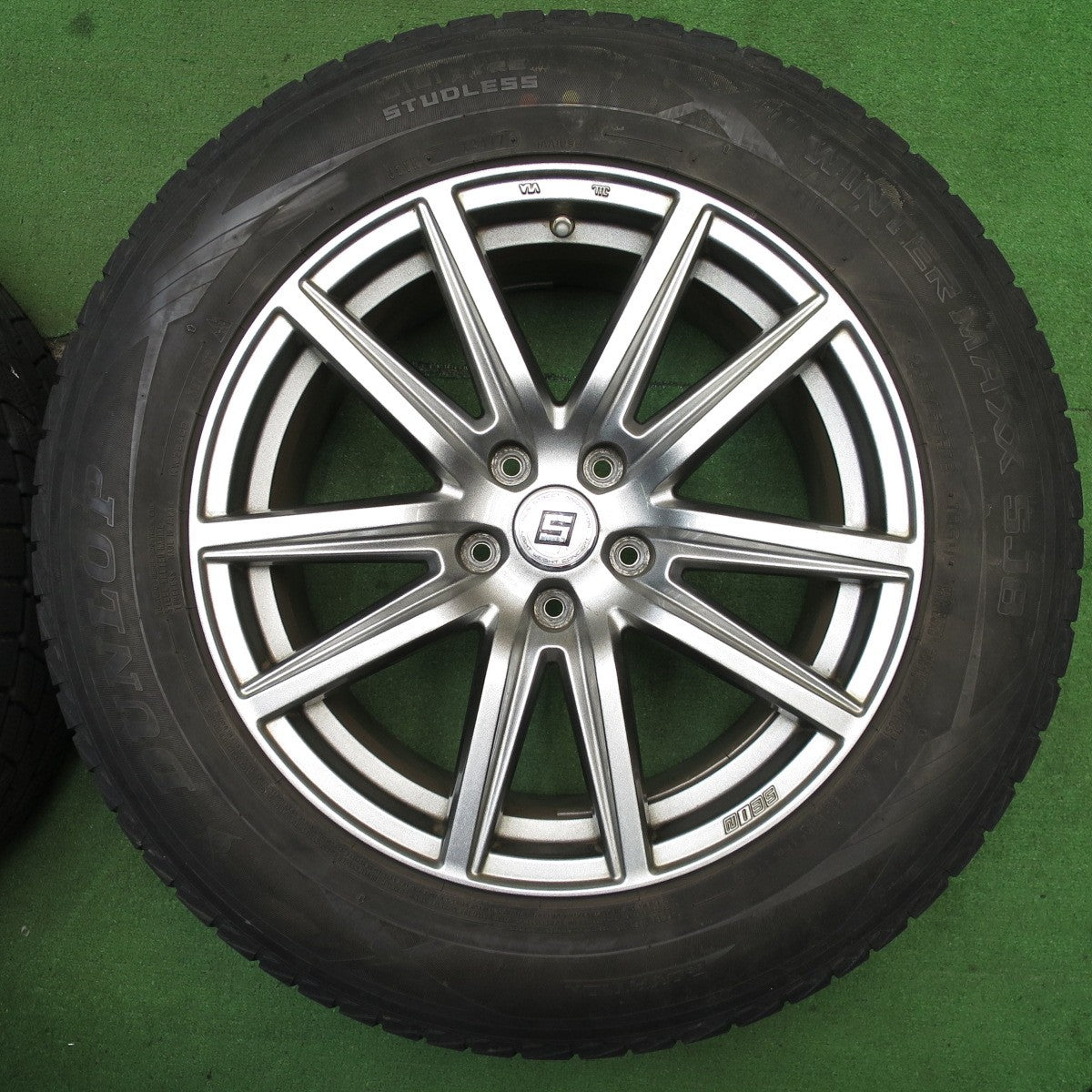 バリ溝！キレイ！9.5分★スタッドレス 235/65R18 ダンロップ ウインターマックス SJ8 SEIN ザイン 18インチ PCD114.3/5H★5052501NJス