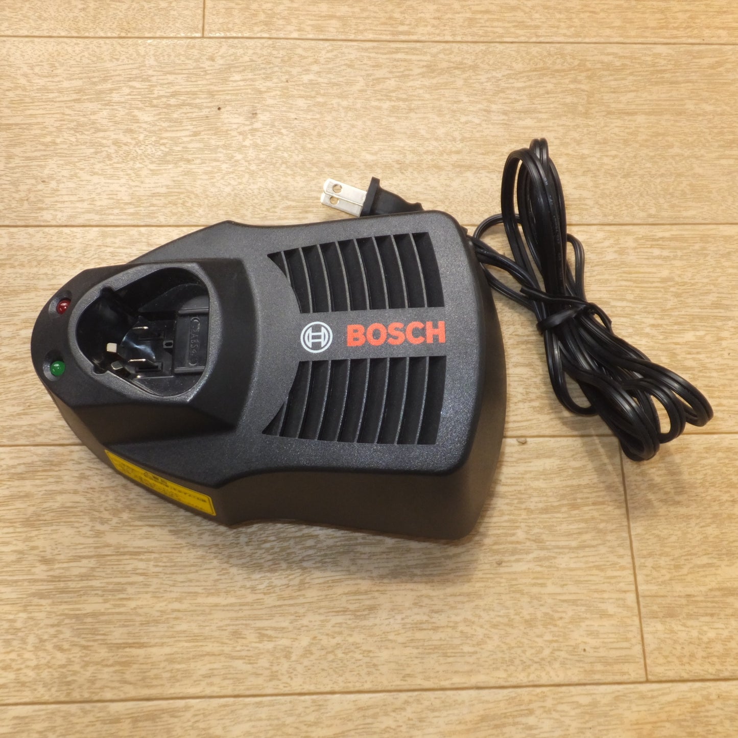 [送料無料] ★ボッシュ BOSCH バッテリースコープ GOS10.8V-LI　バッテリ 充電器　セット★