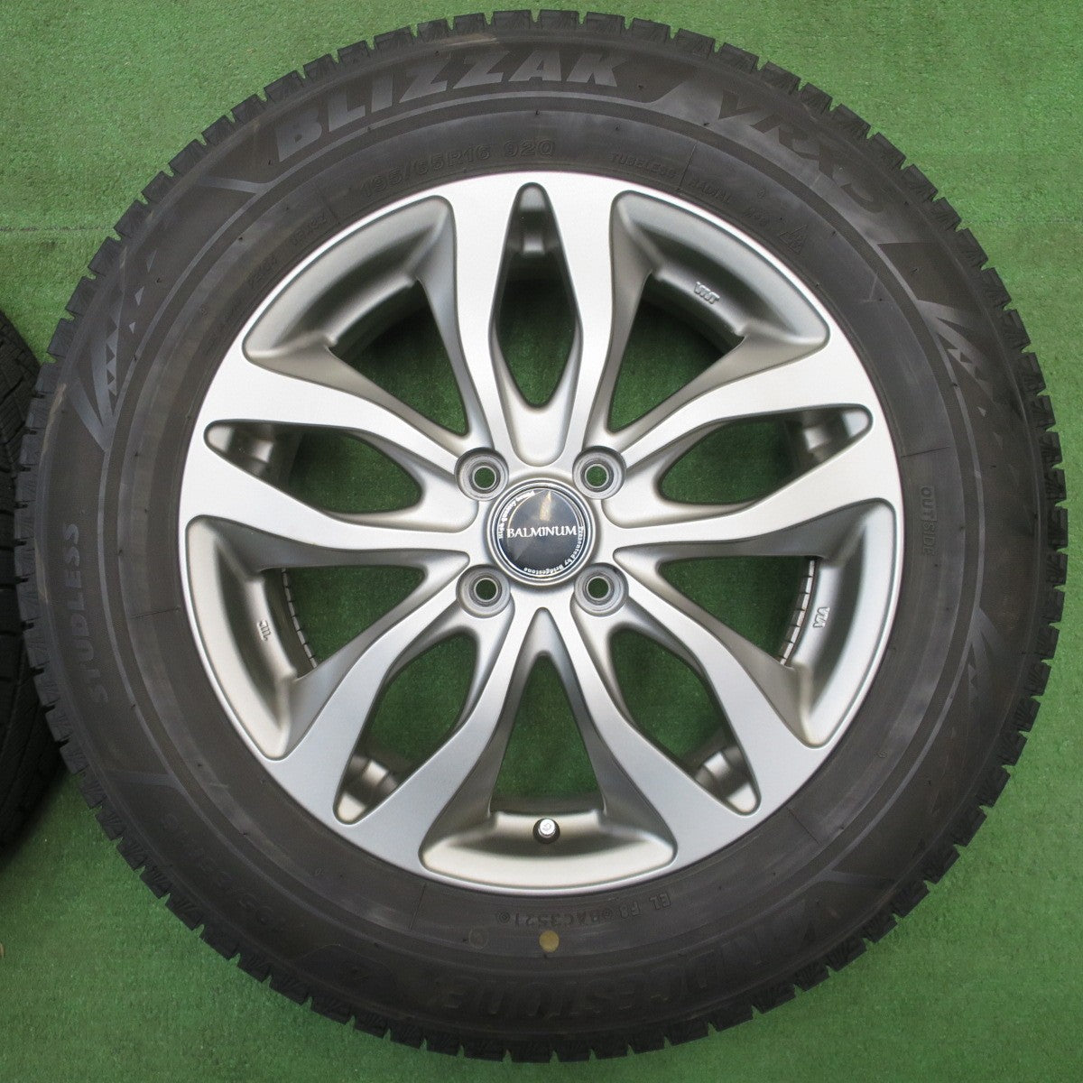 バリ溝！キレイ！9.5分★スタッドレス 195/65R16 ブリヂストン ブリザック VRX3 BALMINUM DS-M バルミナ 16インチ PCD100/4H★6020908NJス
