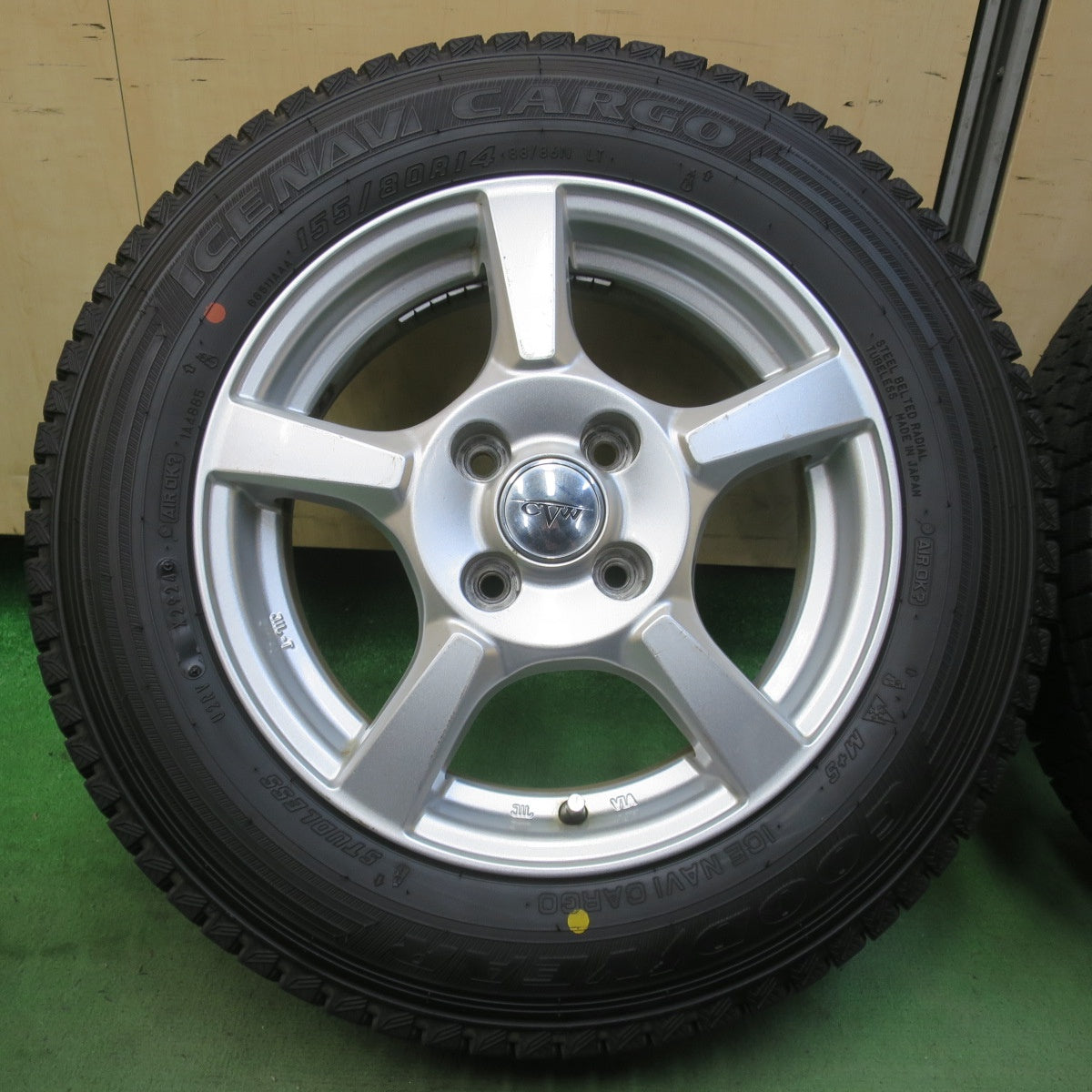 バリ溝！24年！ほぼ10分★スタッドレス 155/80R14 88/86N グッドイヤー アイスナビ CARGO CVW 社外 アルミ 14インチ PCD100/4H★6043002イス