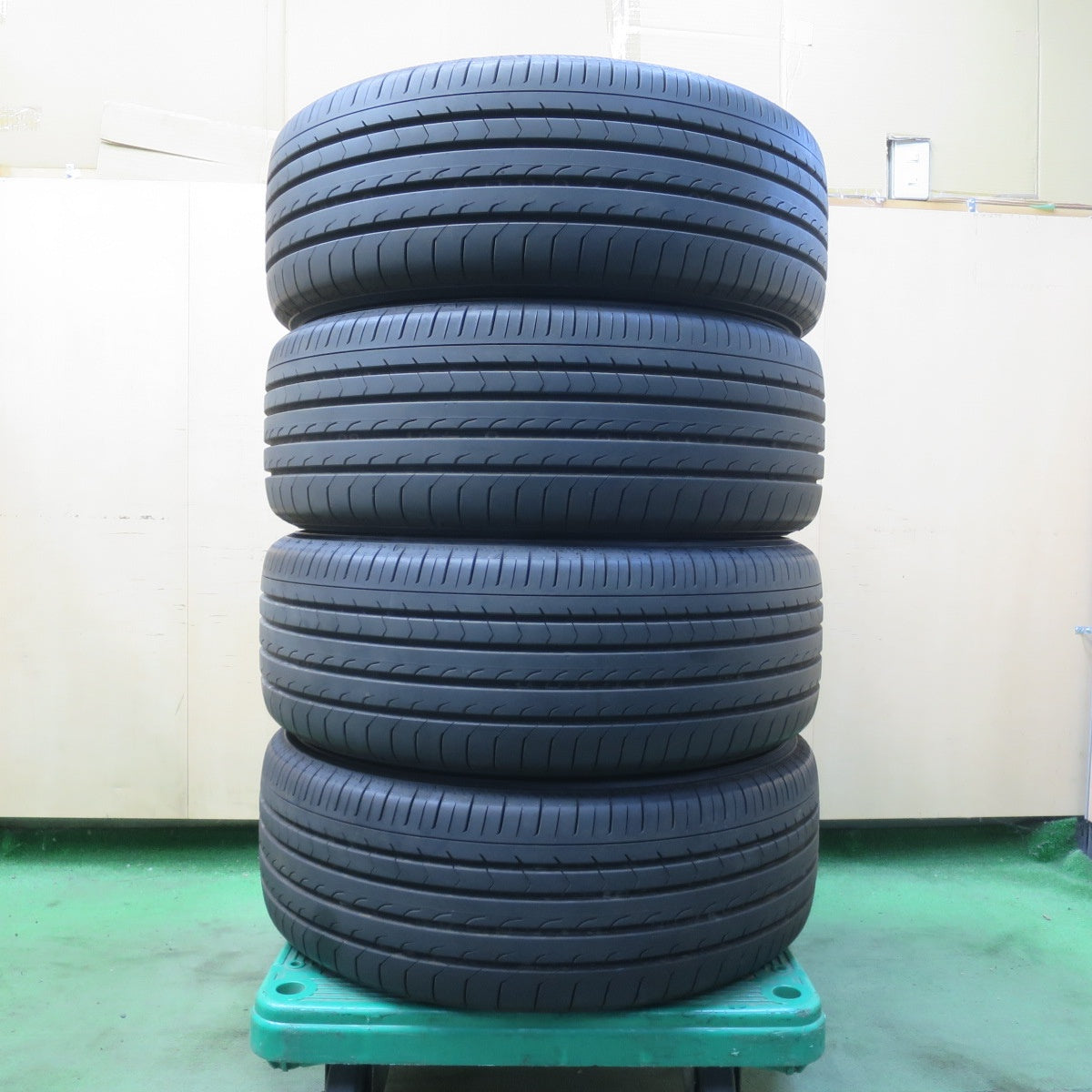 ほぼ未使用！26年★トヨタ 30系 アルファード SCパッケージ 純正 235/50R18 ヨコハマ BluEarth-RV RV03 18インチ PCD114.3/5H★6042106イノ