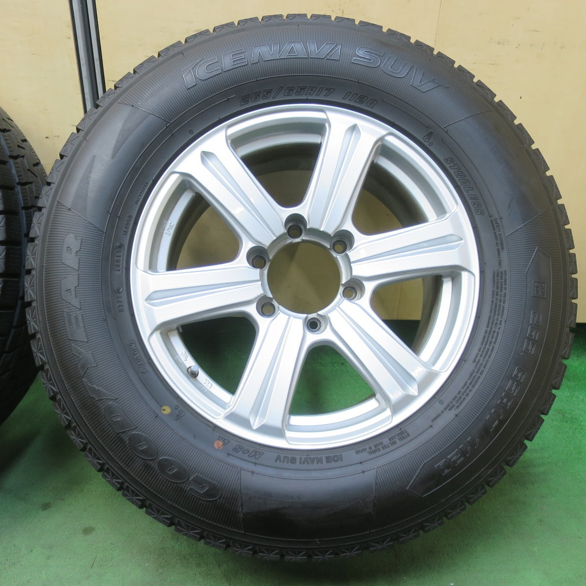 バリ溝！9.5分★スタッドレス 265/65R17 グッドイヤー アイスナビ SUV 社外 アルミ 17インチ PCD139.7/6H★6011003イス