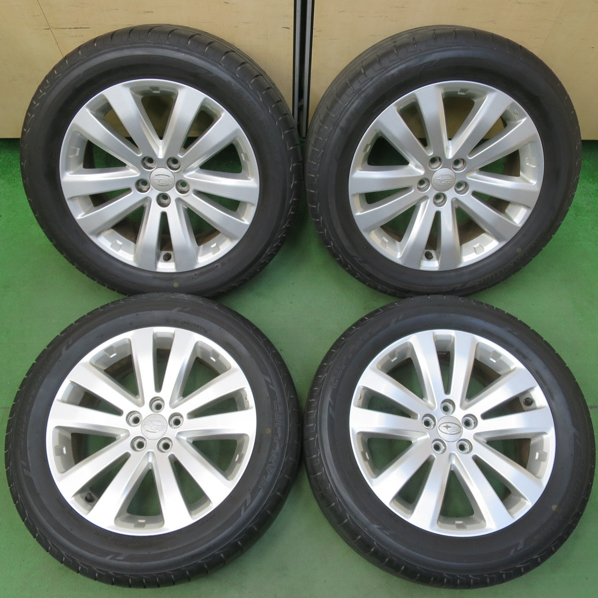 バリ溝！9.5分★スバル フォレスター 純正 225/55R17 ブリヂストン LUFT RV2 17インチ PCD100/5H★5050202イノ