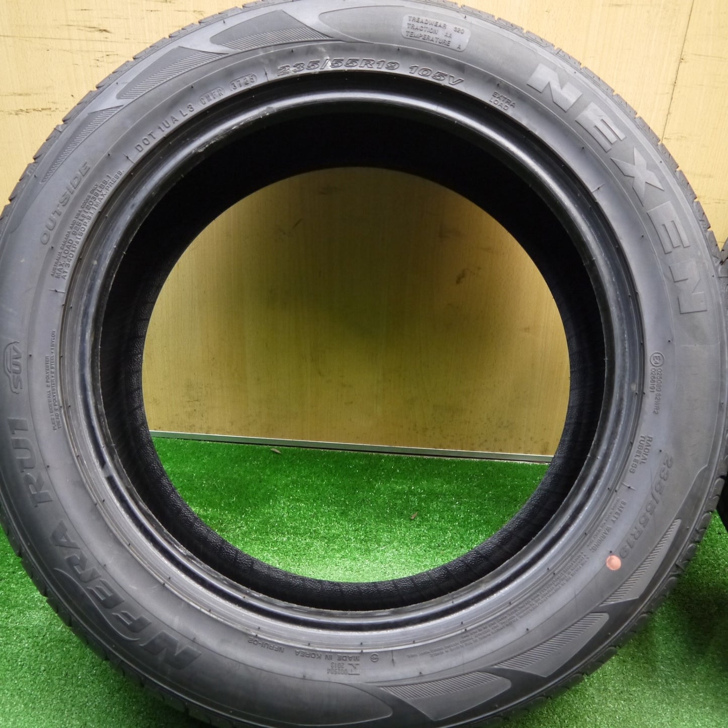 ほぼ未使用！25年★235/55R19 ネクセン N'FERA RU1 SUV タイヤ 19インチ ポルシェ マカン ベンツ GLC レクサス RX 等★5112505Hノタ