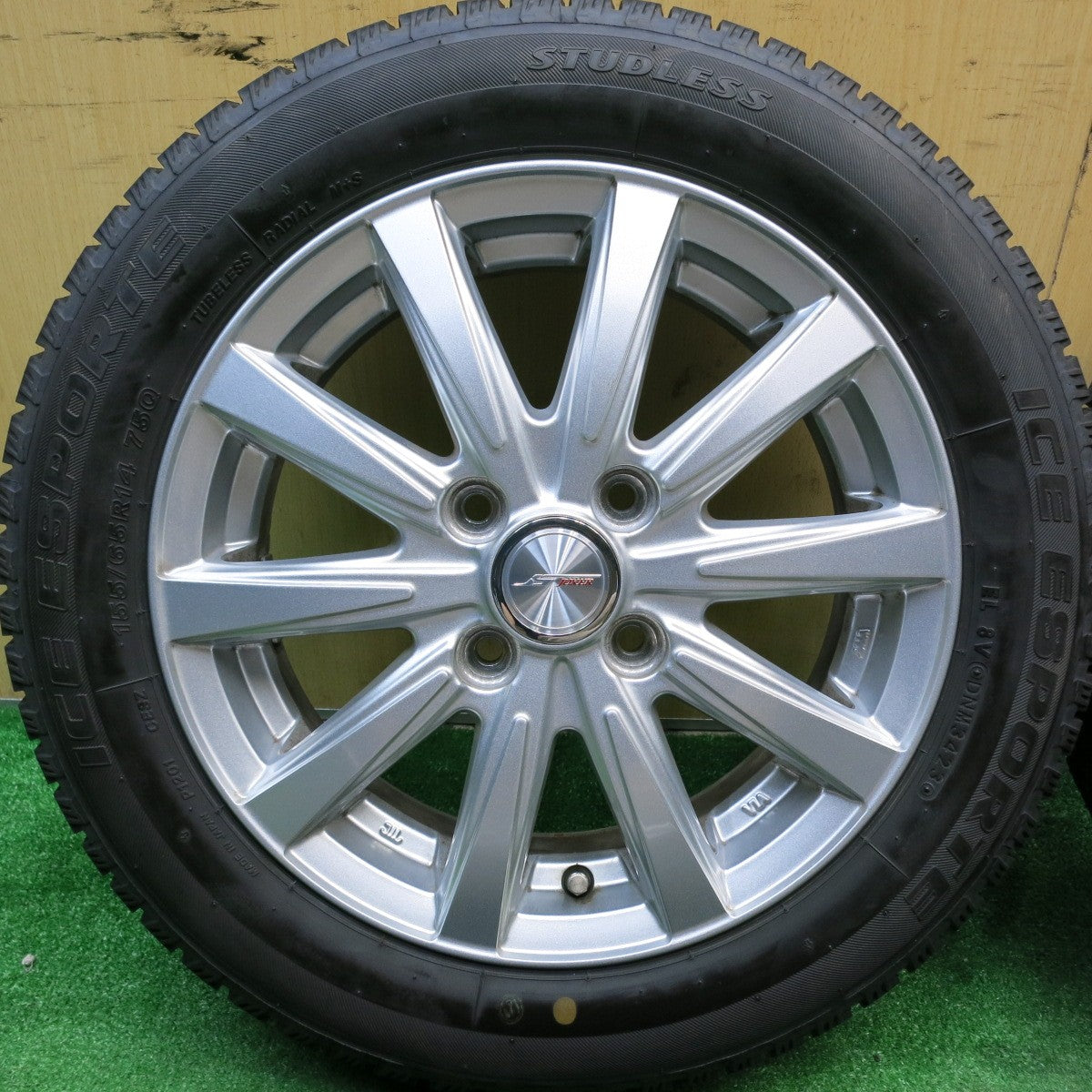 バリ溝！23年！キレイ！ほぼ10分★スタッドレス 155/65R14 アイスエスポルテ JOKER ジョーカー 14インチ PCD100/4H★5052504HAス
