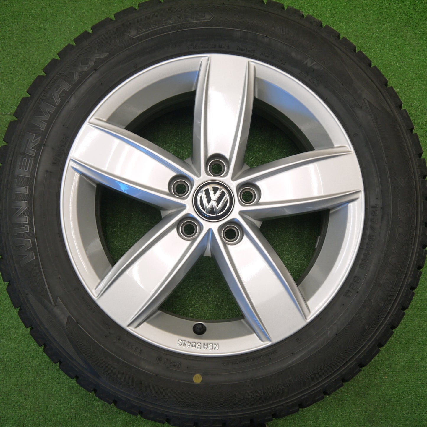 バリ溝！キレイ！8.5分★ワーゲン ポロ 純正 185/65R15 スタッドレス ダンロップ ウインターマックス WM02 15インチ PCD100/5H★5102906Hス