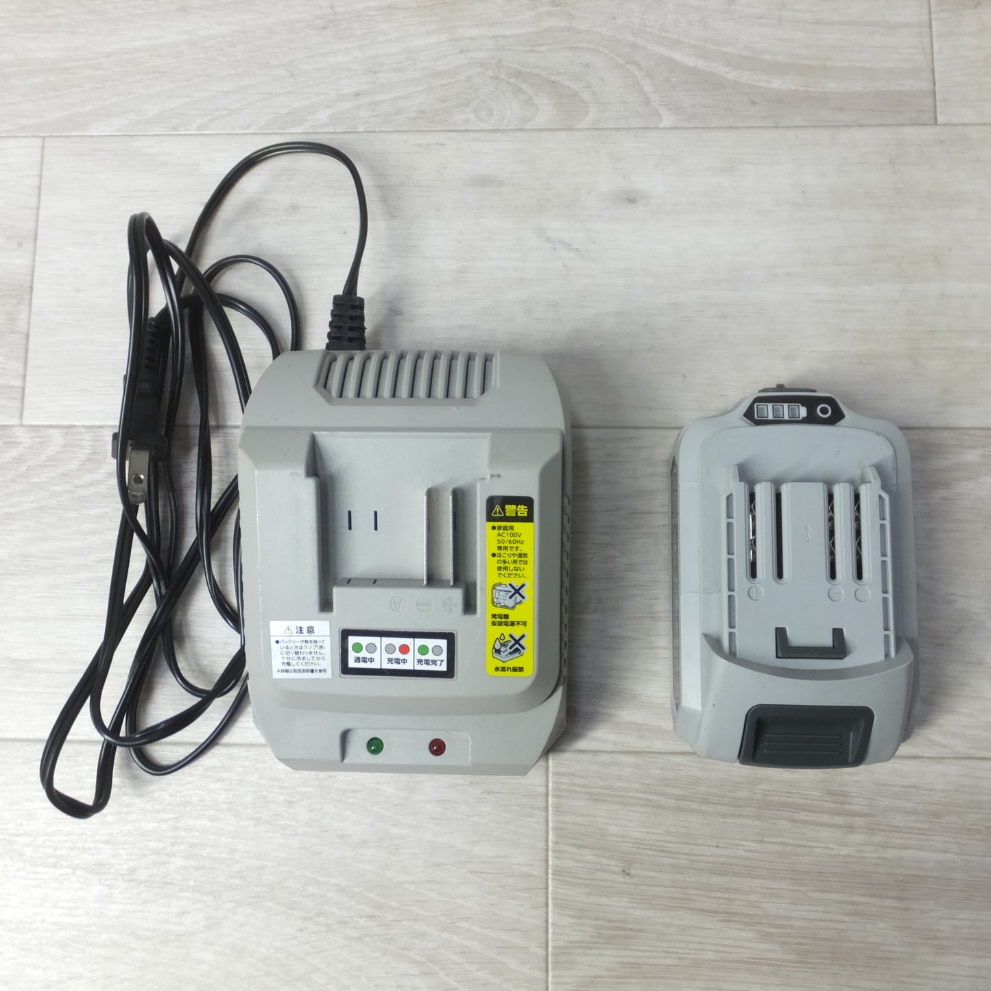 [送料無料] バッテリー2個付！キレイ◆アースマン タカギ 充電式 インパクト ドライバー IDR-144LiA S-Link 14.4V 充電器 コードレス 電動 工具◆