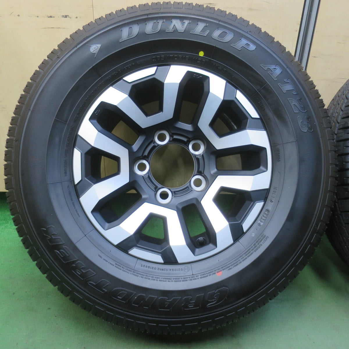 新車外し！26年★トヨタ ランクル 70 純正 再再販 265/70R16 ダンロップ AR23 グラントレック 16インチ 再々販 PCD150/5H★6050501イノ