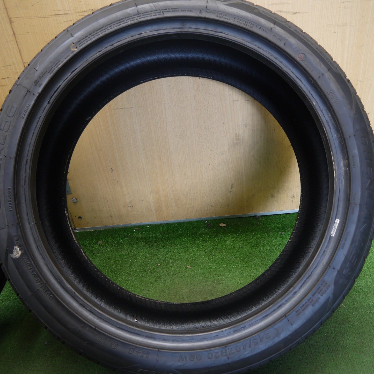 ほぼ未使用！26年★245/40R20 グリンランダー L-ZEAL56 タイヤ 20インチ ベンツ W214 Eクラス W222 C217 Sクラス BMW 5シリーズ 等★6061709Hノタ