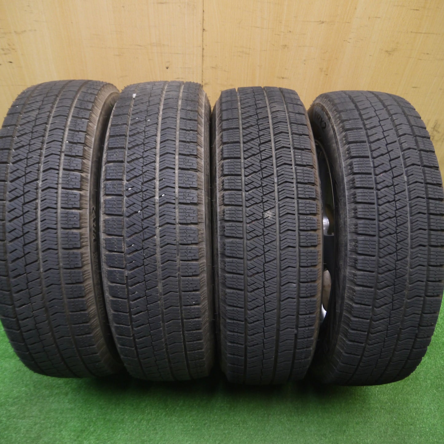 [送料無料] バリ溝！23年！キレイ！ほぼ10分★スタッドレス 175/65R15 ブリヂストン ブリザック VRX2 TOPRUN トップラン 15インチ PCD100/4H★4092402Hス