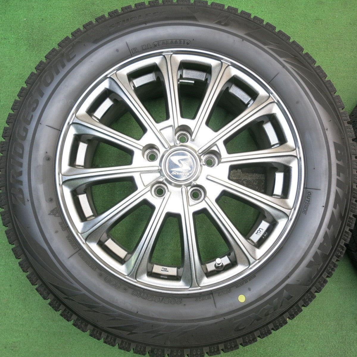 バリ溝！21年！キレイ！9分★スタッドレス 205/65R16 ブリヂストン ブリザック VRX2 Strategy ストラテジー 16インチ PCD114.3/5H★5062201HAス