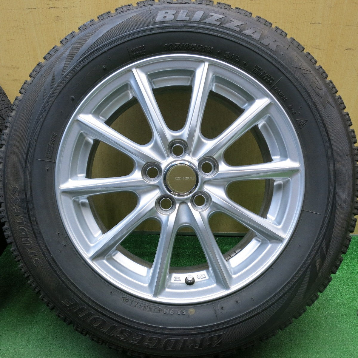 キレイ★プリウス 等 195/65R15 スタッドレス ブリヂストン ブリザック VRX ECO FORME エコフォルム 15インチ PCD100/5H★5062812HAス