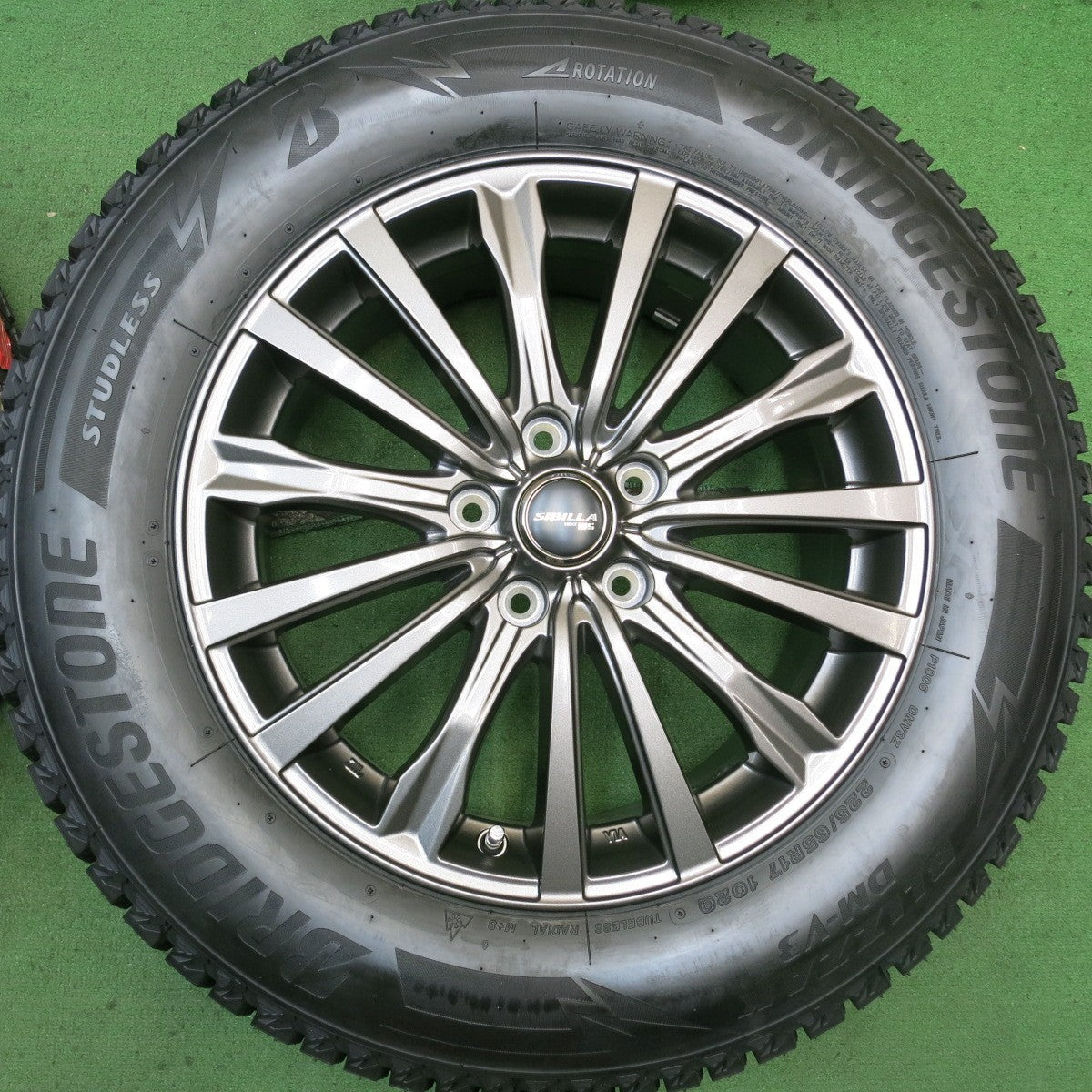 未使用！22年★スタッドレス 225/65R17 ブリヂストン ブリザック DM-V3 SIBILLA NEXT W5 シビラ 17インチ PCD114.3/5H★5081401HAス