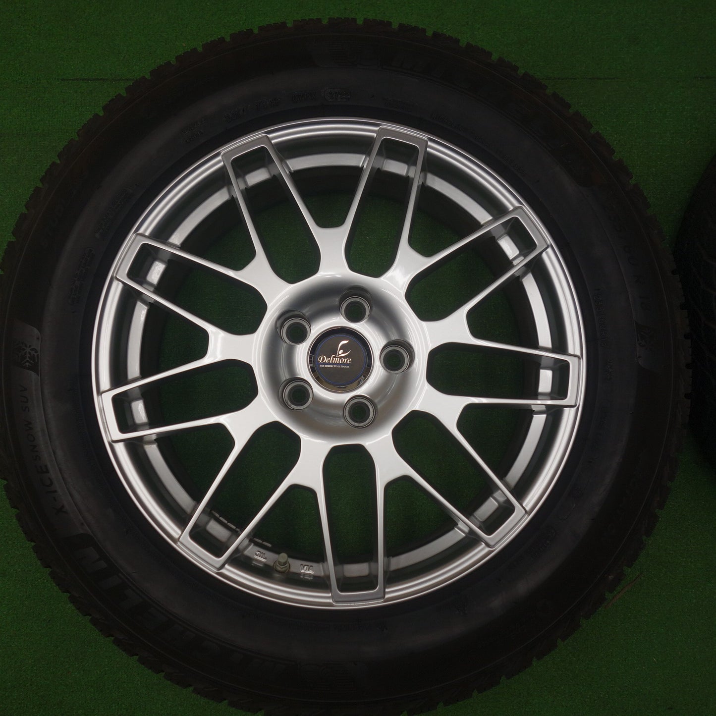 バリ溝！22年！キレイ！9.5分★スタッドレス 235/60R18 ミシュラン X-ICE SNOW SUV Delmore LC.S デルモア 18インチ PCD114.3/5H★6050202KTス