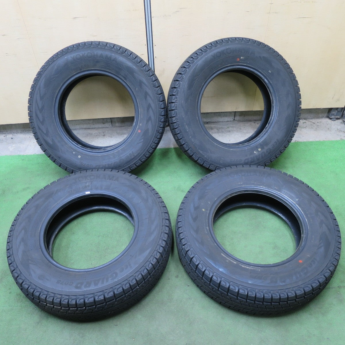 バリ溝！25年！ほぼ10分★スタッドレス 195/80R15 ヨコハマ アイスガード G075 タイヤ 15インチ ジムニーシエラ 等★6020202NGスタ
