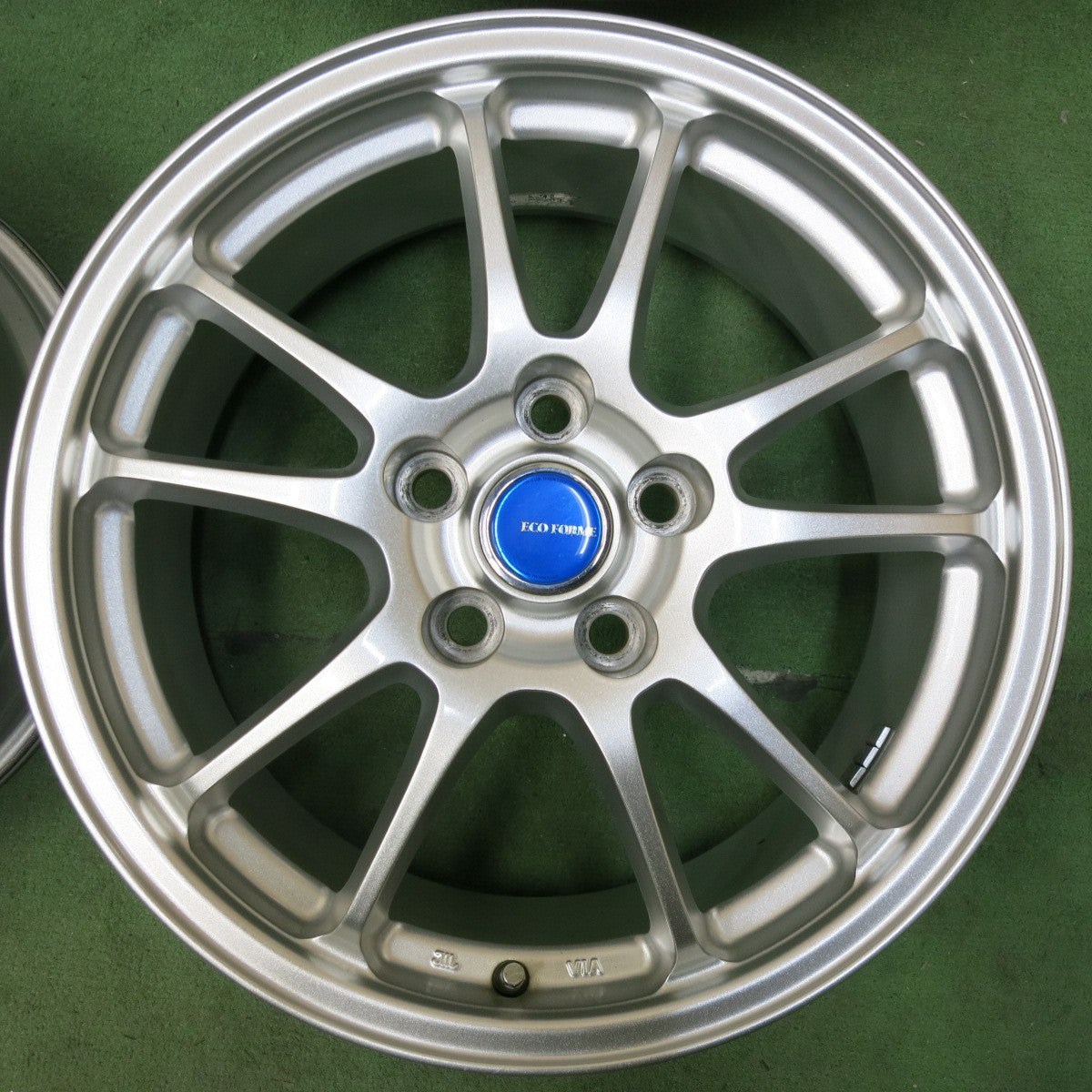 [送料無料] キレイ★ECO FORME エコフォルム 17インチ 社外 アルミ ホイール 17×7J PCD114.3/5H★5012803SYホ