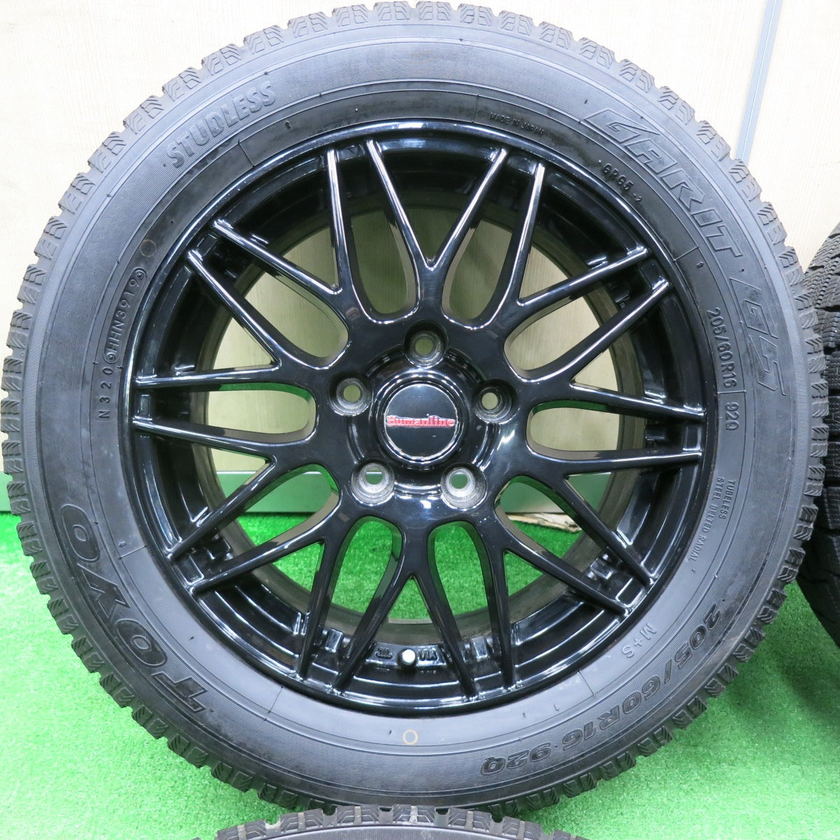 [送料無料] バリ溝！キレイ！9.5分以上★スタッドレス 205/60R16 トーヨー ガリット G5 Humanline ヒューマンライン 16インチ PCD114.3/5H★4111908TNス